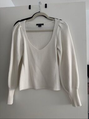 French Connection Cream Ribbed V‑Neck Sweater Top
